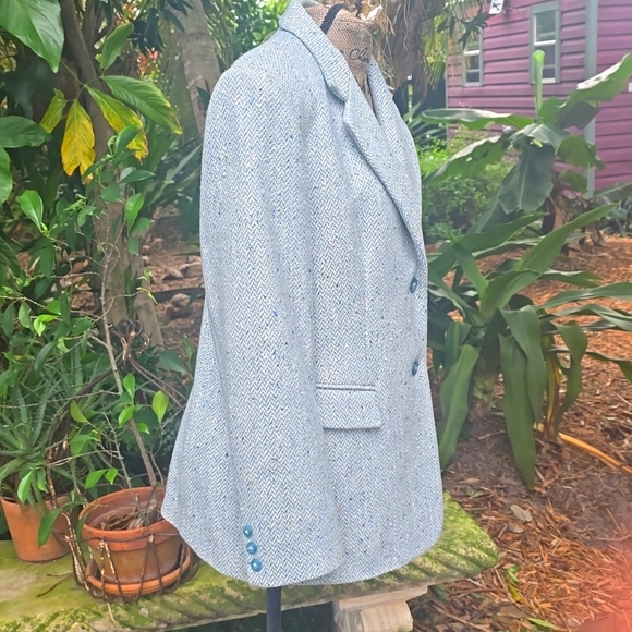 Talbots light blue 100% wool sz 12 2 button blazer. Gently worn condition - Picture 5 of 12